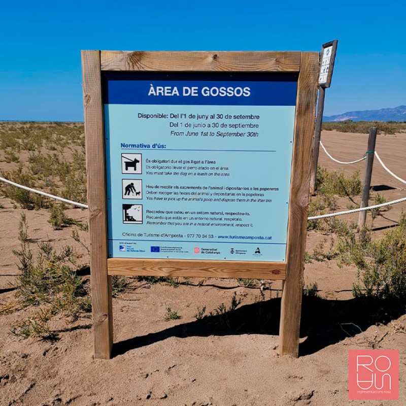 Cartellera per normes d'ús en platges i espais naturals protegits